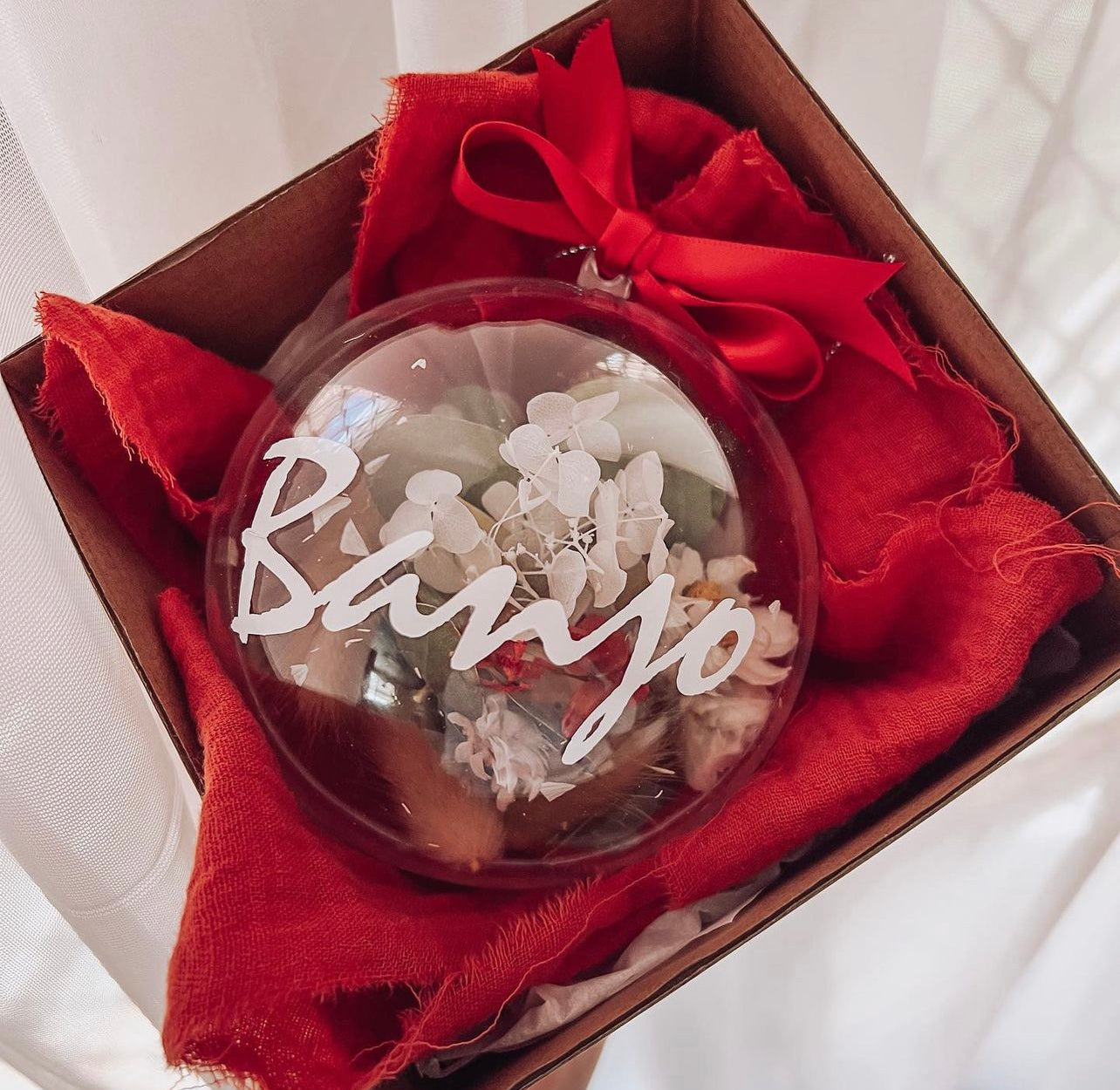 Personalised Single Name Bauble with Dried Flowers in Gift Box