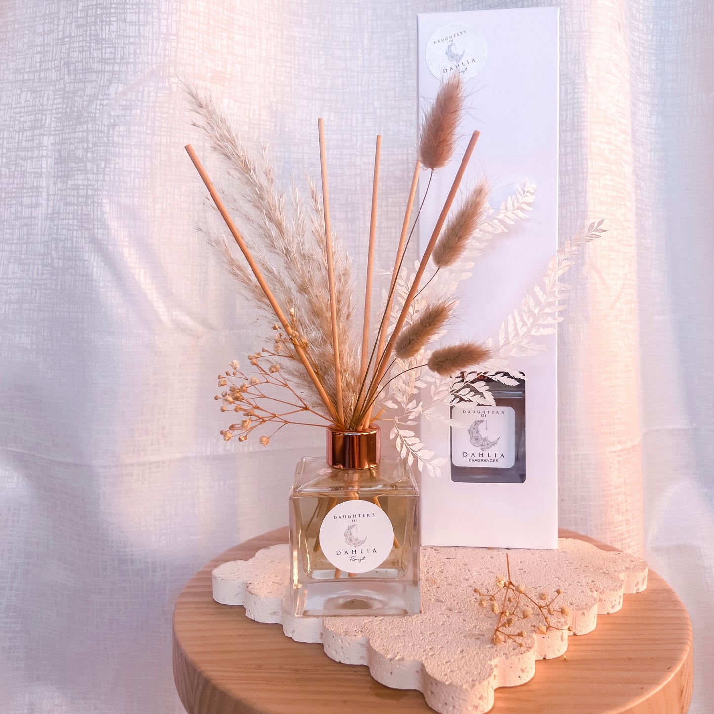 Diffuser With Dried Flowers - Neutral